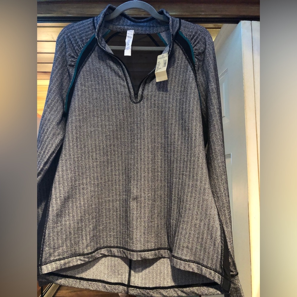 American Eagle Womens XXL athletic pullover. New with tags